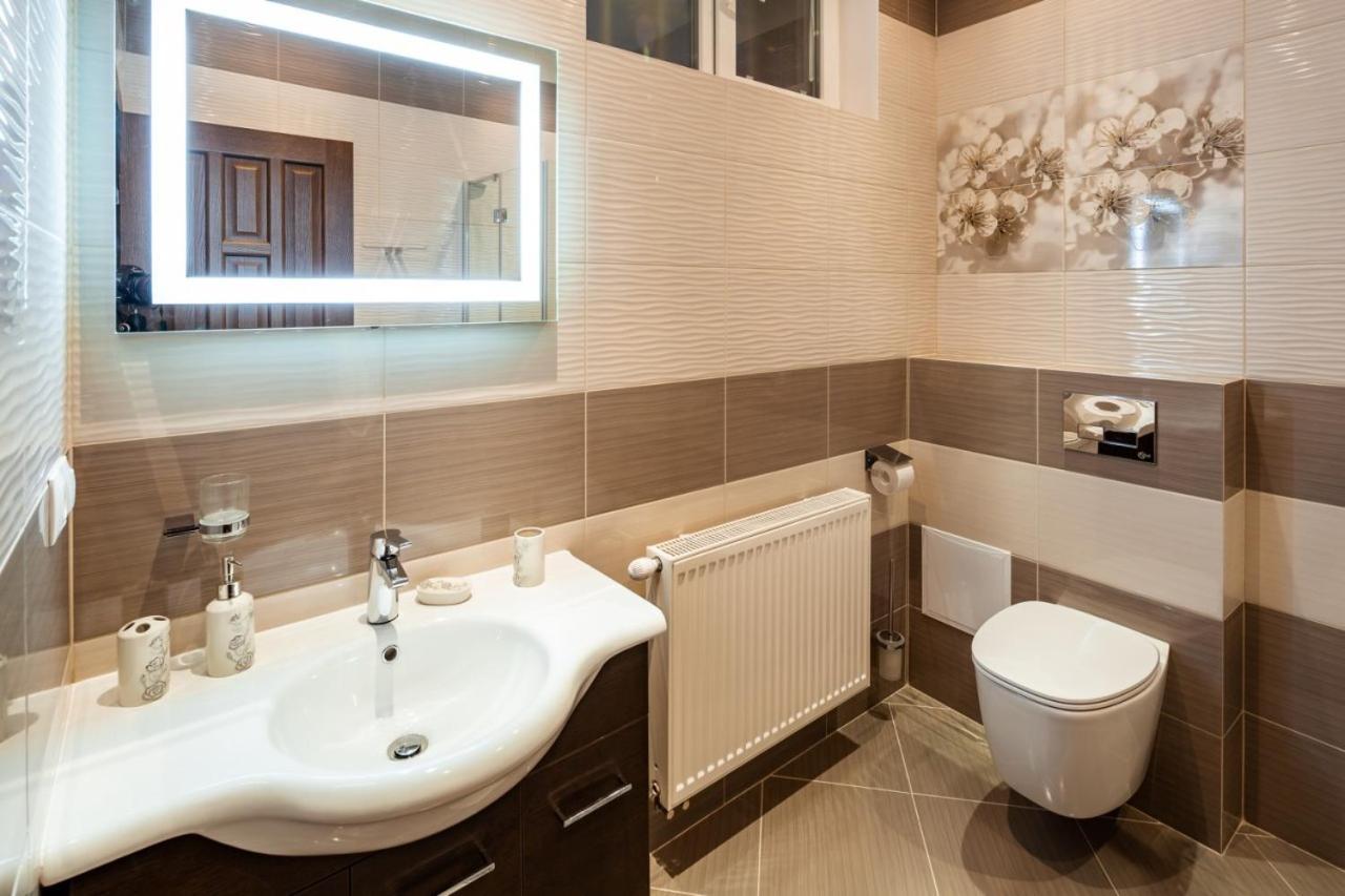 Alfa Apartments Svobody 31 Lviv Exterior foto
